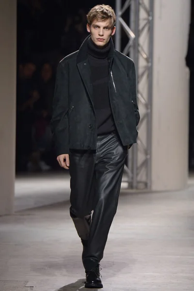 Look 37